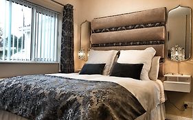Elagh View Bed & Breakfast